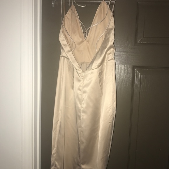 SATIN HOLIDAY MIDI ✨✨✨✨ BY MISSGUIDED - Picture 4 of 7